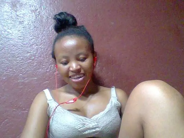 Live sex webcam photo for Arisoah #277549739