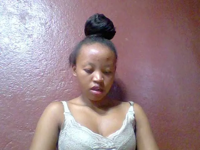 Live sex webcam photo for Arisoah #277567290