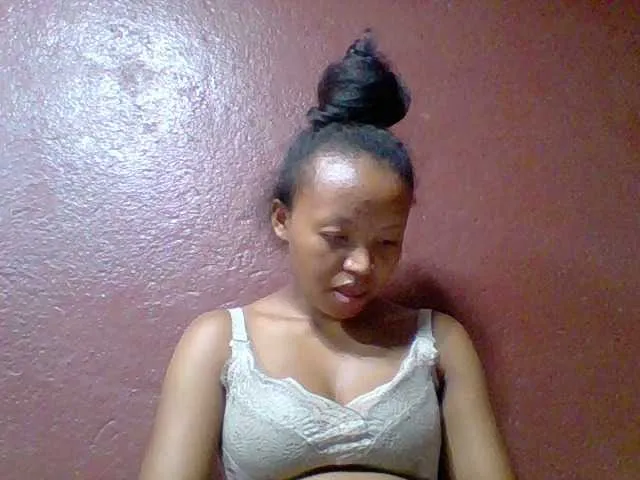 Live sex webcam photo for Arisoah #277583442