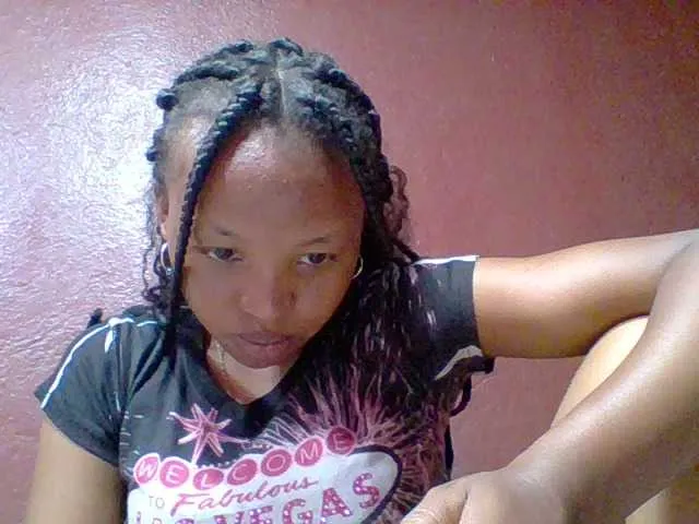 Live sex webcam photo for Arisoah #277655901