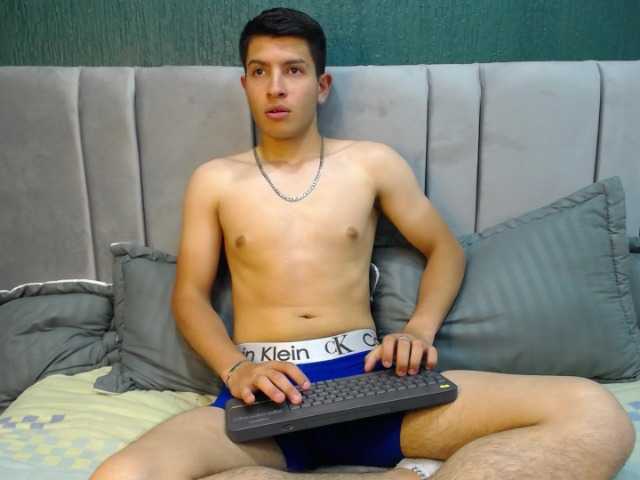 Live sex webcam photo for Arnolld- #276087192