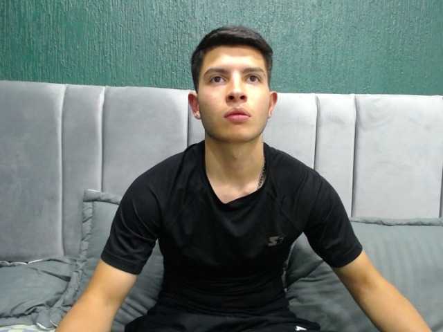 Live sex webcam photo for Arnolld- #276212562