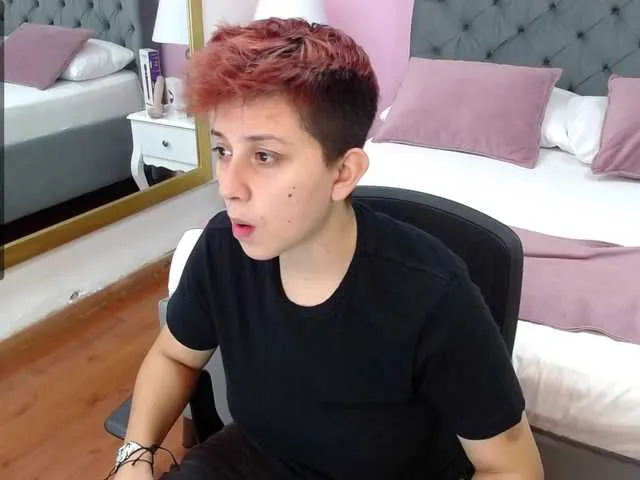 Live sex webcam photo for Aron-ftm #273406779