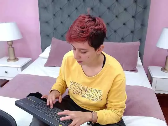 Live sex webcam photo for Aron-ftm #273472202