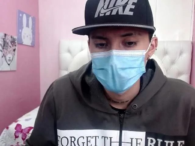 Live sex webcam photo for AronxEmma #272357263