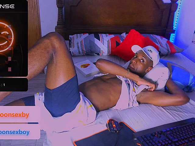 Live sex webcam photo for Aroonsexby #276315093