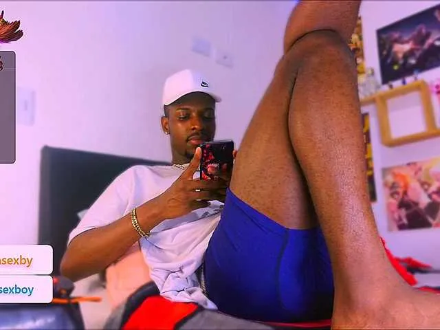 Live sex webcam photo for Aroonsexby #276737320