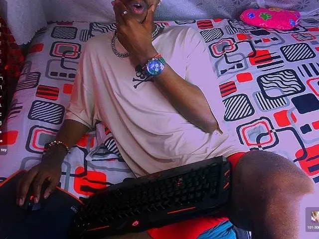 Live sex webcam photo for Aroonsexby #290238404