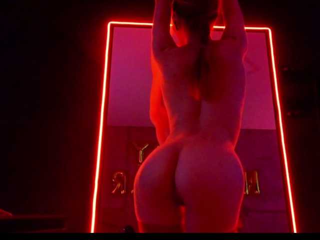 Live sex webcam photo for Art-izi #277813820