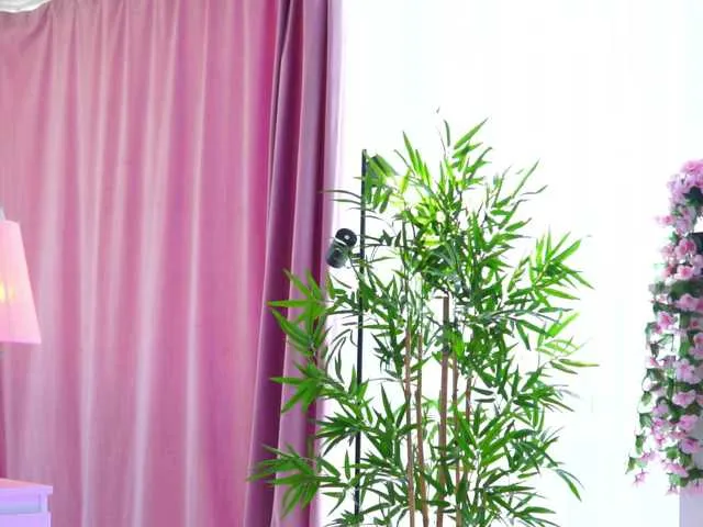 Live sex webcam photo for ArtTeasee #291199197