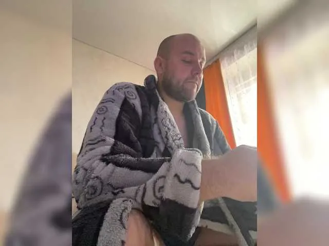 Live sex webcam photo for Artur1235 #290131234