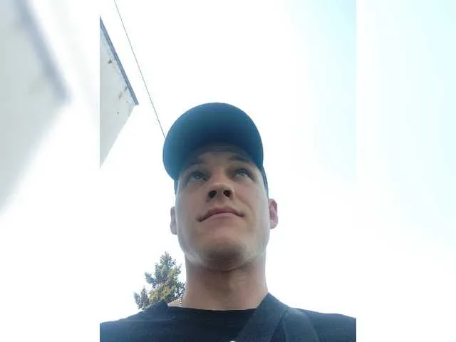 Live sex webcam photo for Arturic1992 #275911045