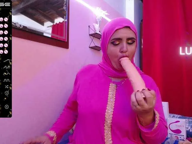 Live sex webcam photo for ArunaDhar #275526437
