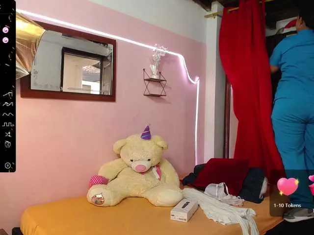 Live sex webcam photo for ArunaDhar #276218390