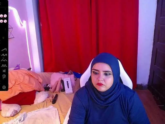 Live sex webcam photo for ArunaDhar #276385144