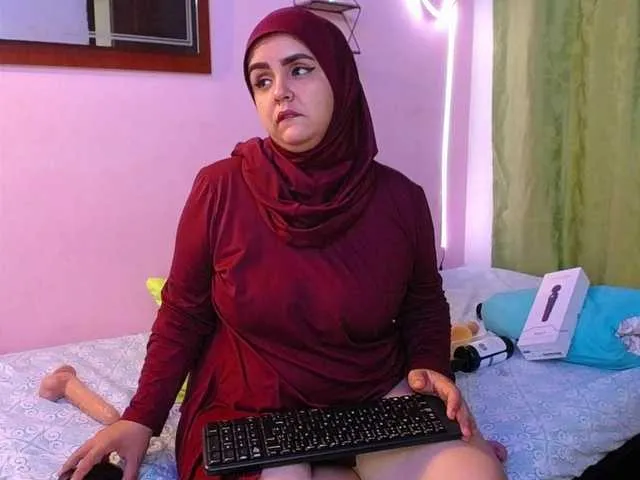 Live sex webcam photo for ArunaDhar #276437905