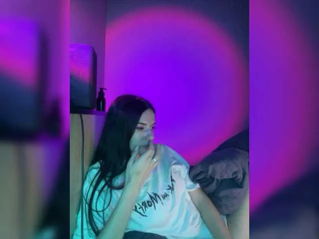 Live sex webcam photo for AryTay #275994459