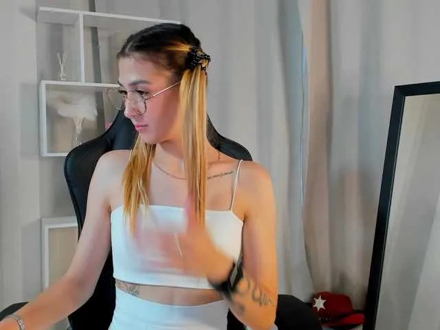 Live sex webcam photo for Arya-solar #288313061