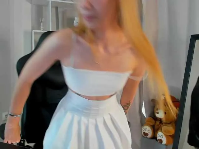 Live sex webcam photo for Arya-solar #288485509