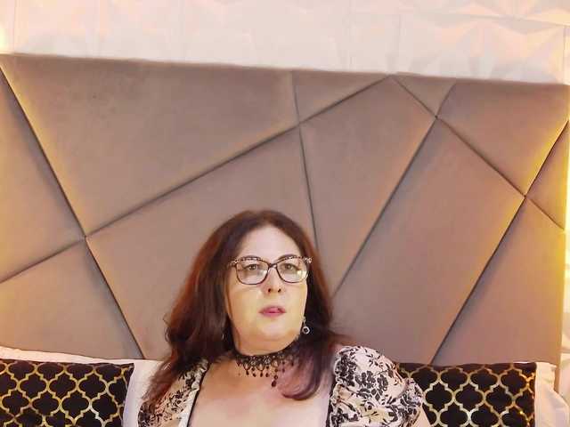 Live sex webcam photo for AryaEve #291138406