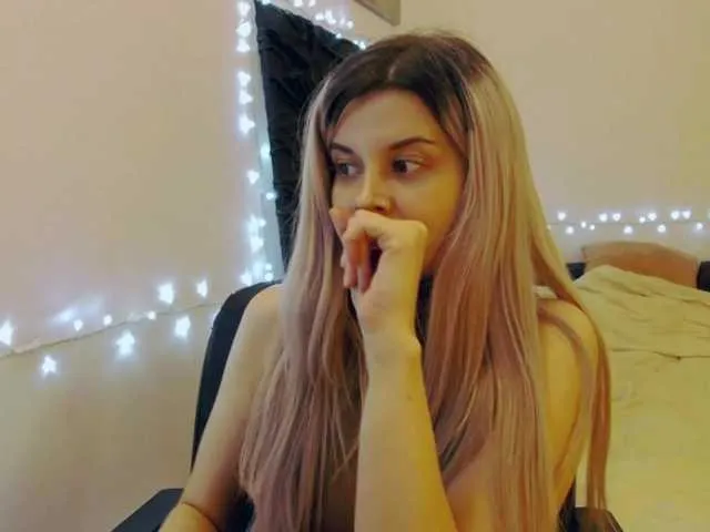 Live sex webcam photo for AryaJolie #290250305