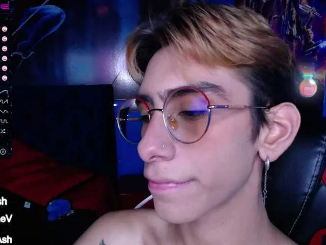 Live sex webcam photo for AshVhot #273200555