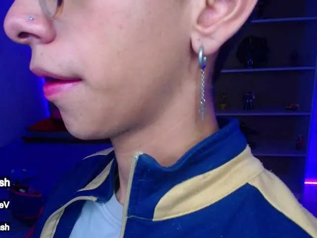 Live sex webcam photo for AshVhot #273529518