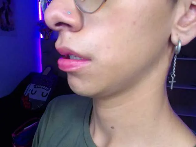 Live sex webcam photo for AshVhot #273593966