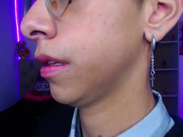 Live sex webcam photo for AshVhot #273605085