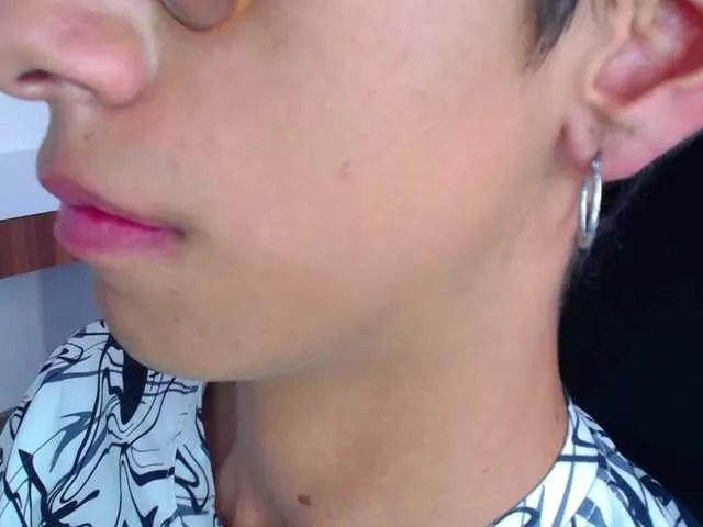 Live sex webcam photo for AshVhot #275561817