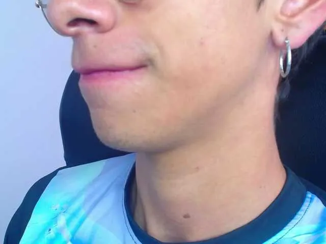 Live sex webcam photo for AshVhot #275583525