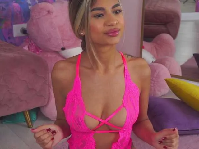 Live sex webcam photo for AshaYuva #292060680