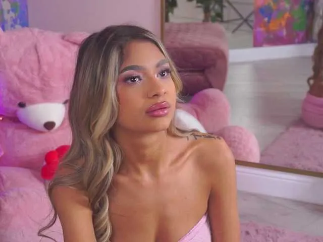 Live sex webcam photo for AshaYuva #292088580