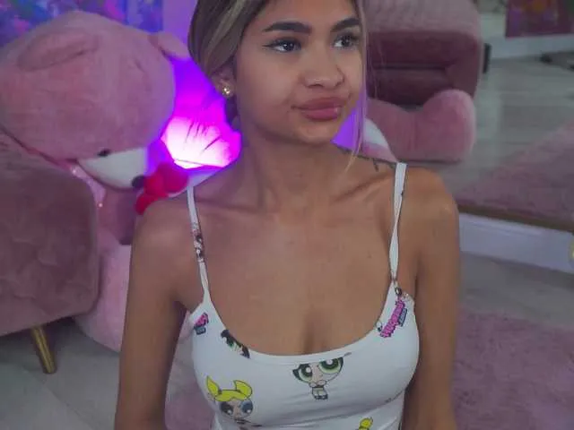 Live sex webcam photo for AshaYuva #292142817