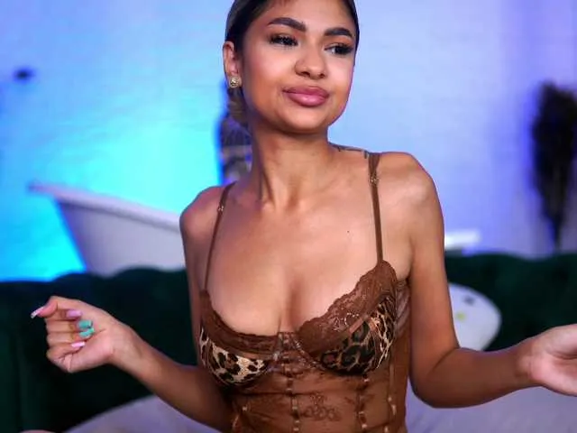 Live sex webcam photo for AshaYuva #293889925