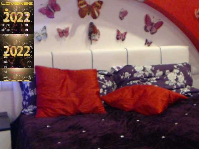 Live sex webcam photo for Ashima25 #271862199
