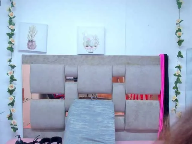 Live sex webcam photo for Ashley-7777 #291393100