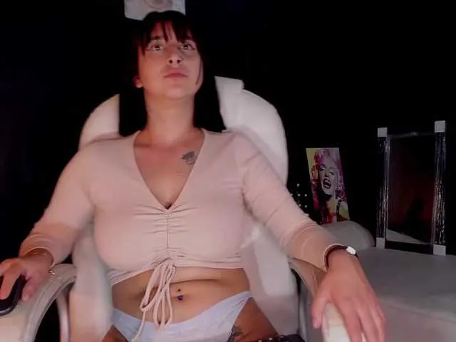 Live sex webcam photo for Ashley-Miler1 #272404669