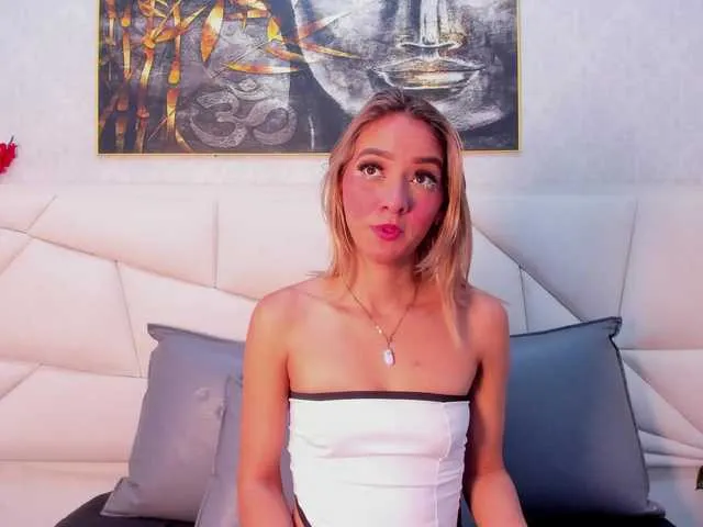Live sex webcam photo for Ashley-Miller26 #290588839