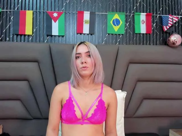 Live sex webcam photo for Ashley-Miller26 #293841094