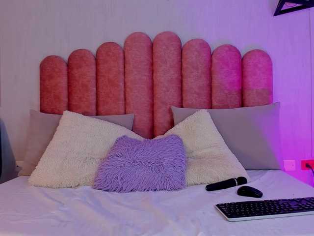 Live sex webcam photo for Ashley-Pink #290283167