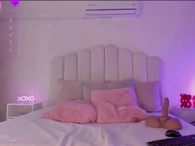 Live sex webcam photo for Ashley-Pink #291054852