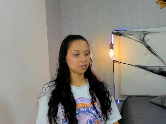 Live sex webcam photo for Ashley-Winter #276598607