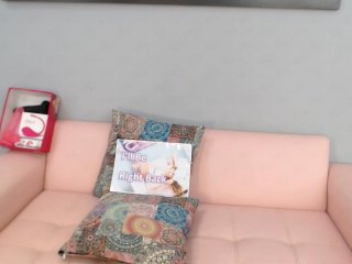 Live sex webcam photo for AshleyJones #144509698