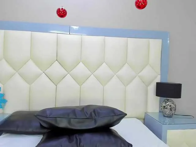 Live sex webcam photo for AshleyMoore7 #276972015