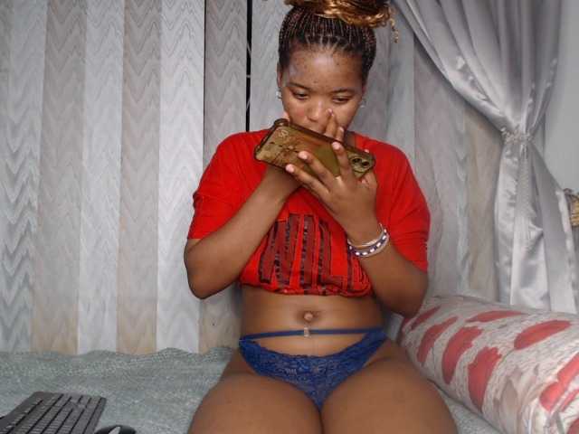 Live sex webcam photo for AshleyT255 #294197080