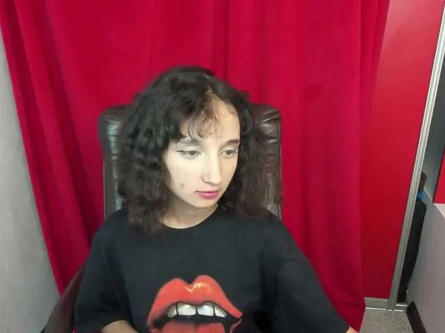 Live sex webcam photo for AshleyTaft #275022747