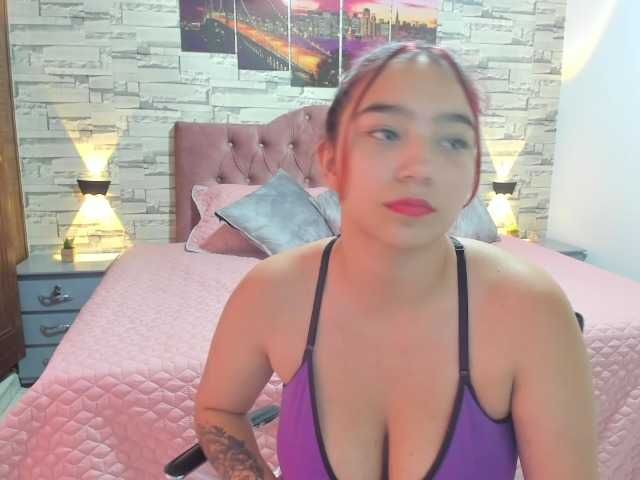 Live sex webcam photo for AshleyTylor #273898295