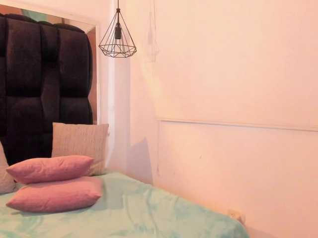 Live sex webcam photo for AshleyVegaa #288000670