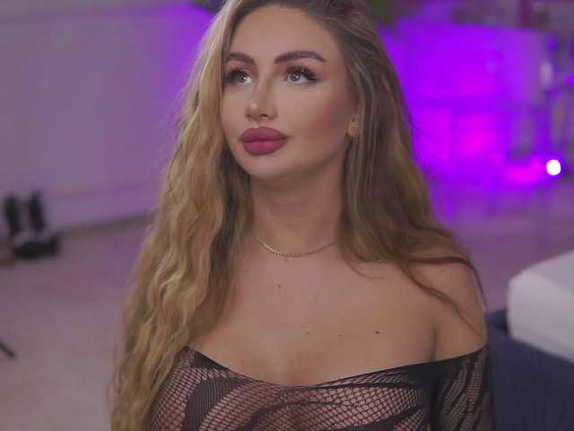 Live sex webcam photo for AshleysinnX #277914856